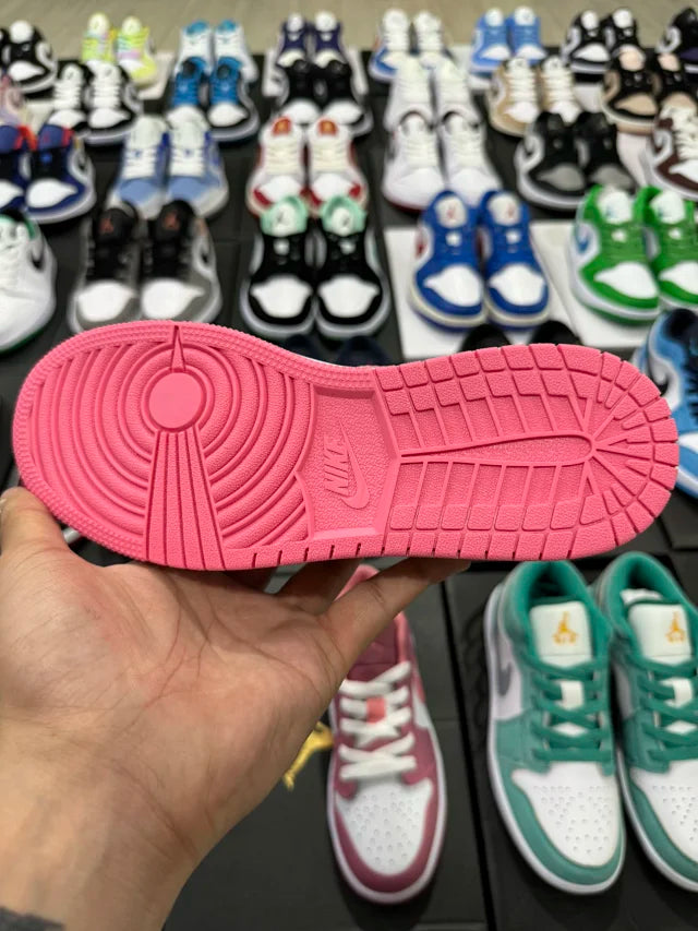 AJ1 Low