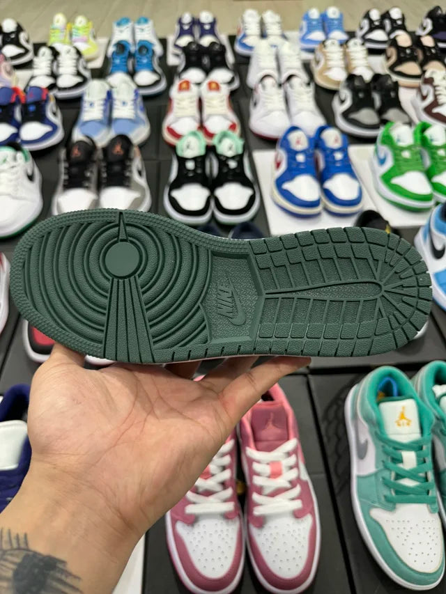 AJ1 Low