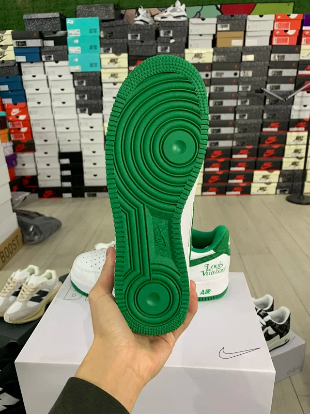 AF1 x LV