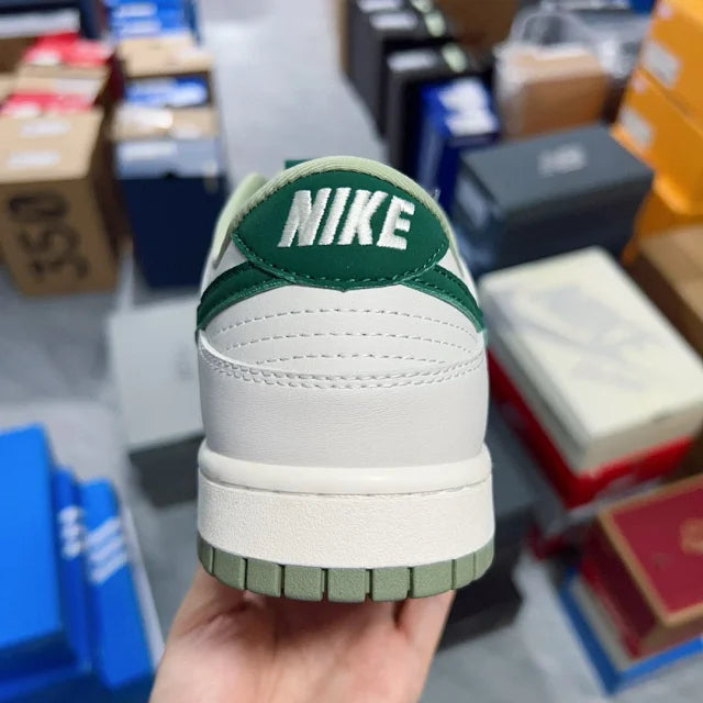 Dunk SP Green And White