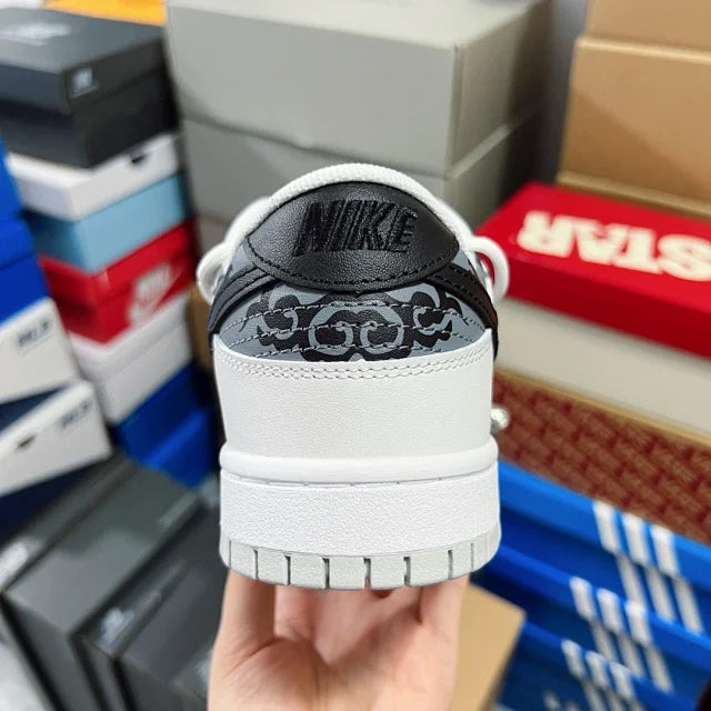 Dunk SP Black And White