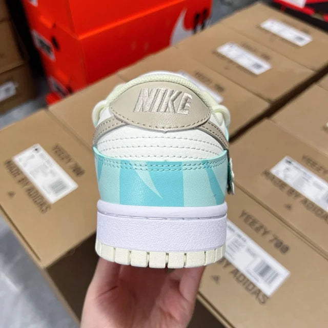 Dunk SP Blue And White