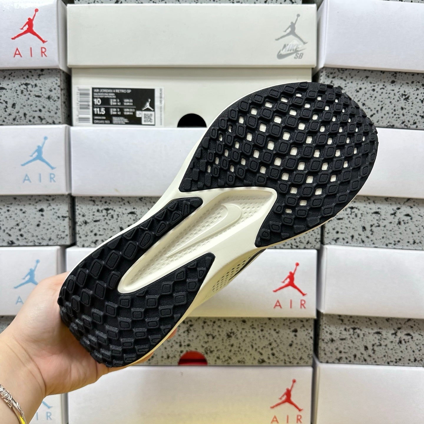 Quest 6 Coconut Milk/Black/Sail