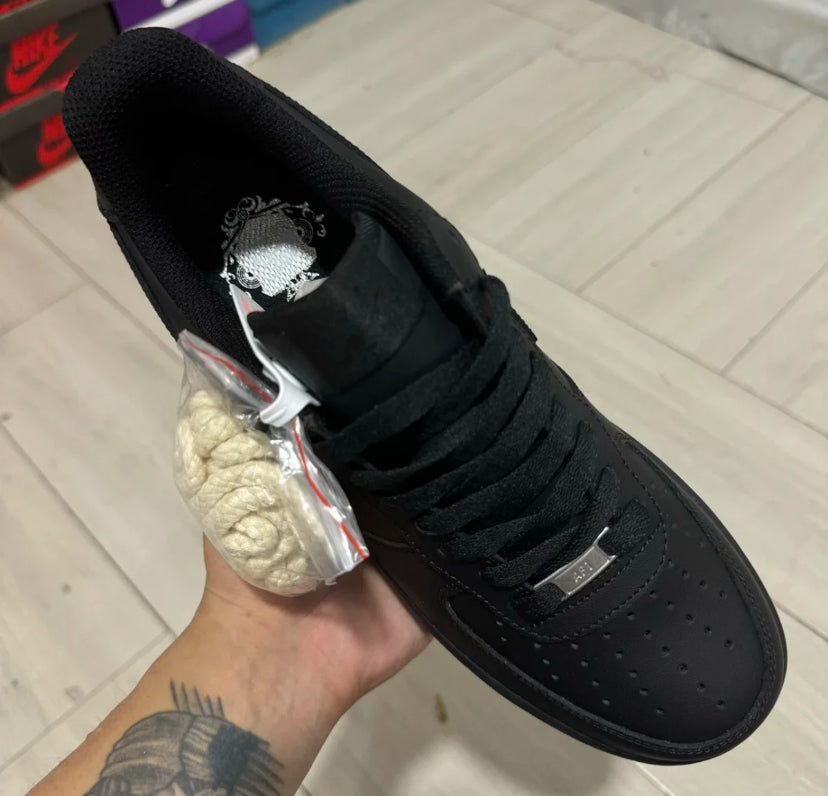 AF1 Black