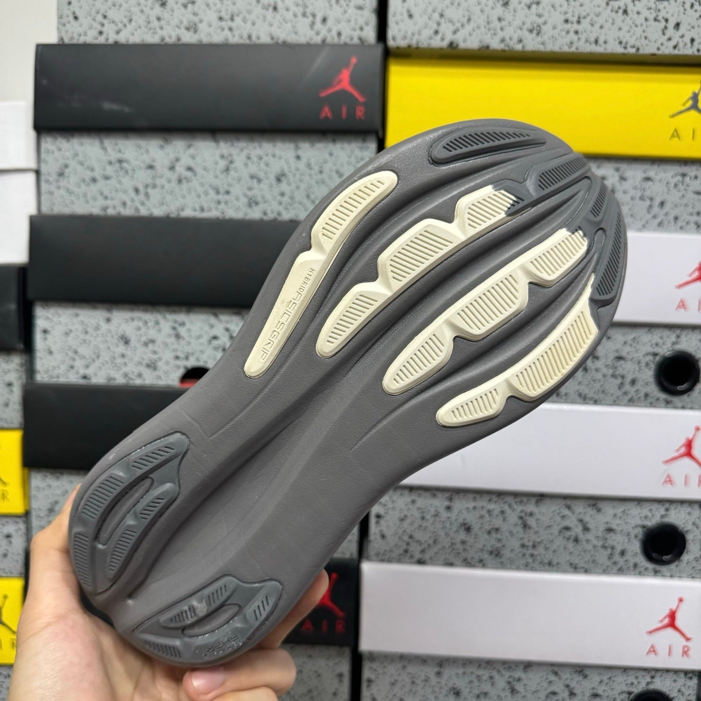 GEL-NIMBUS 28 Dark Grey