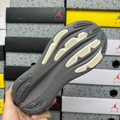 GEL-NIMBUS 28 Dark Grey