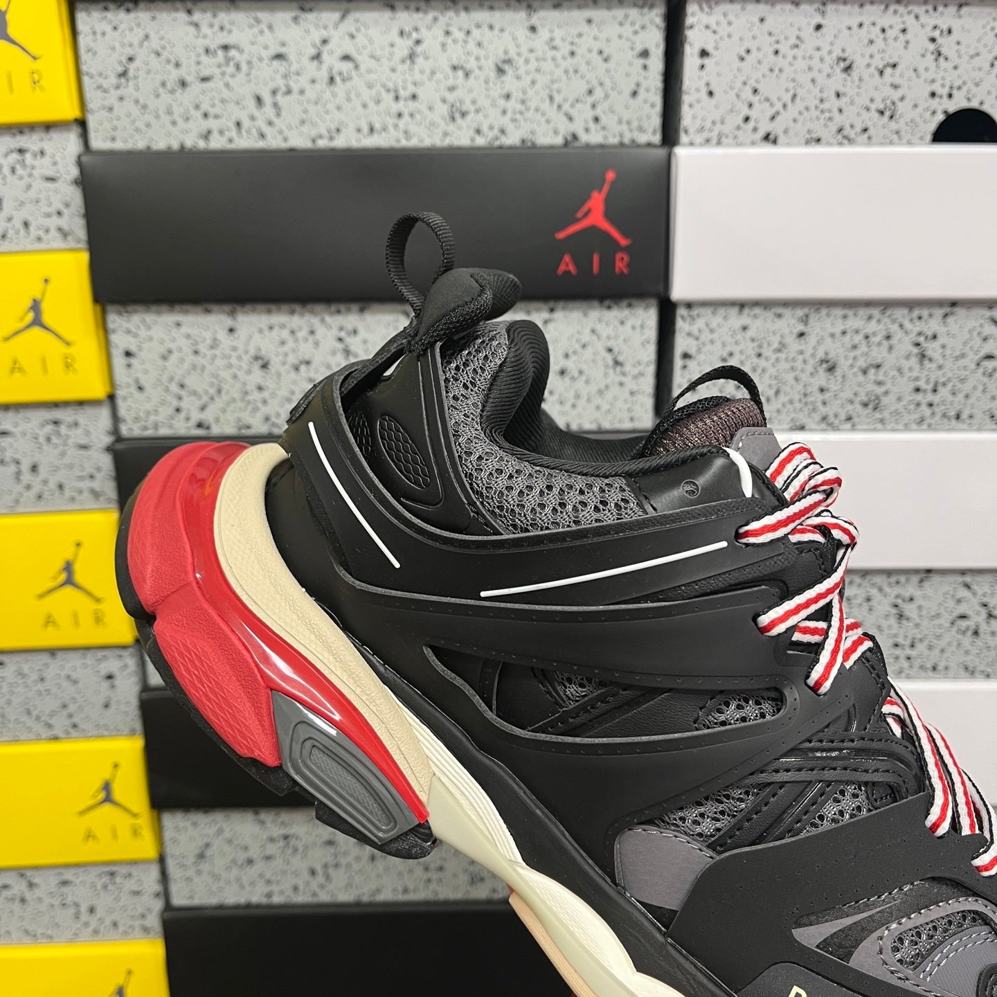 BLG Track Black Grey Red