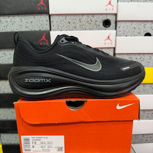 Vomero Plus Black Carbon Grey