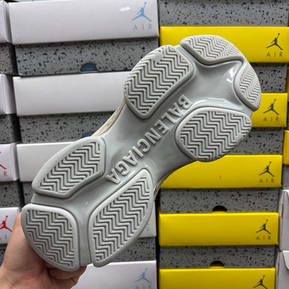 BLG Triple S.2 White/Beige