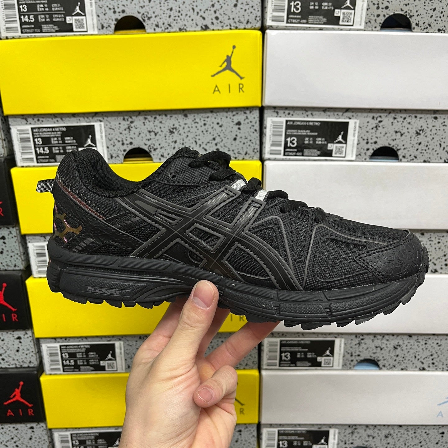 GEL-KAHANA 8 Black