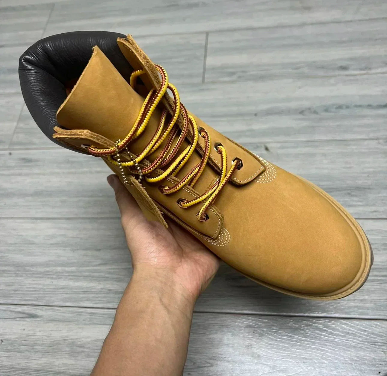 Bota Timber