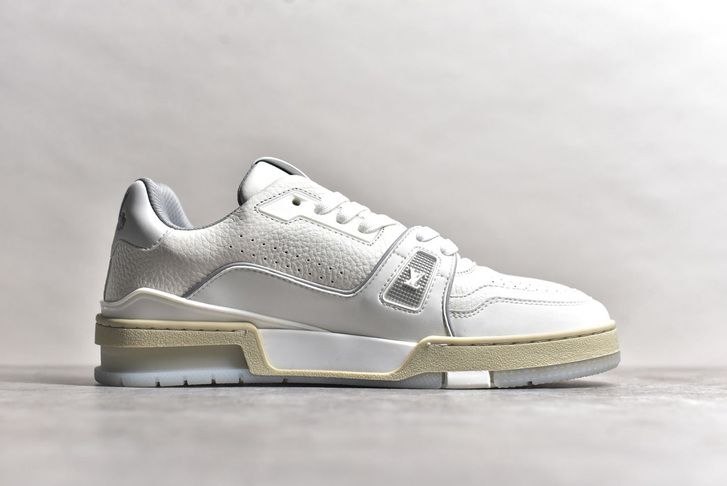 Trainer White and Cream