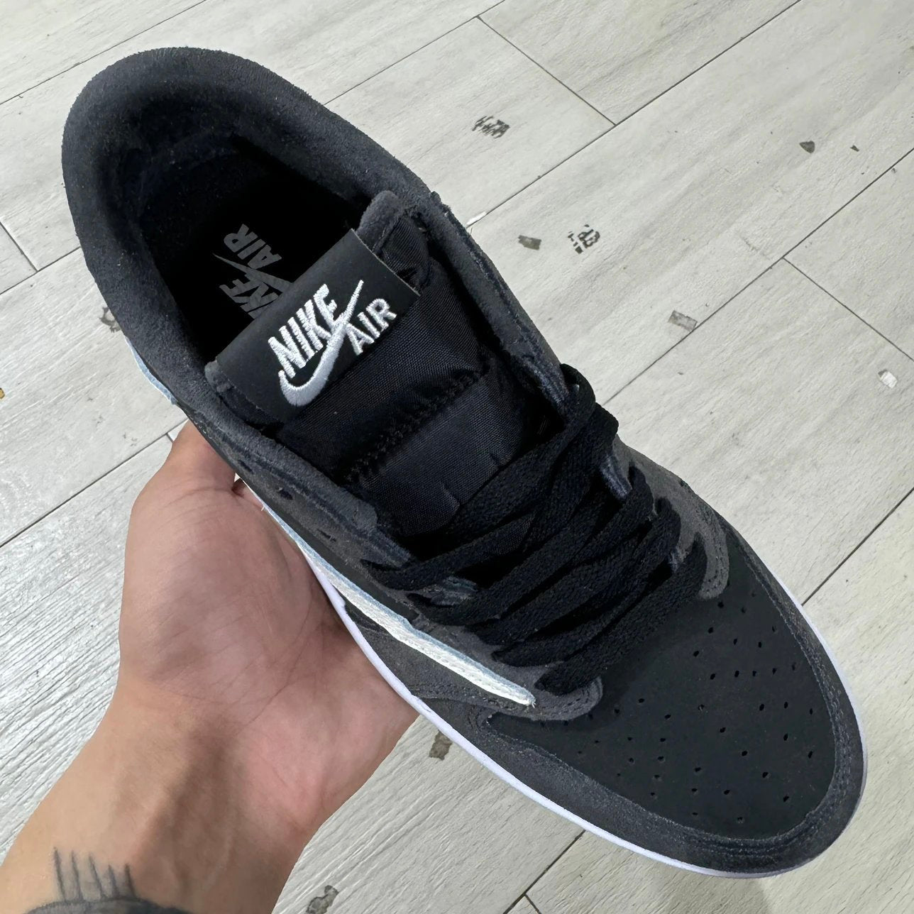 AJ1 Travis Black