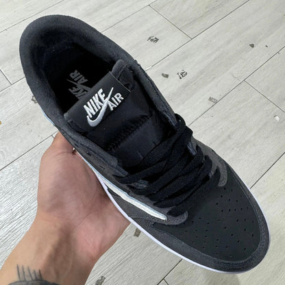 AJ1 Travis Black