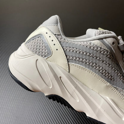 700 V2 Static