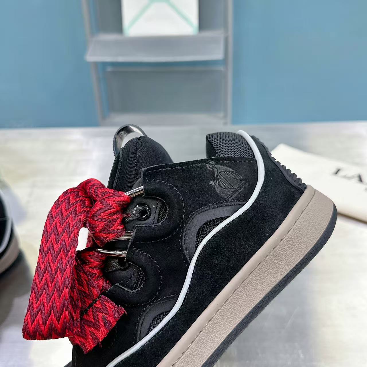 Curb Black