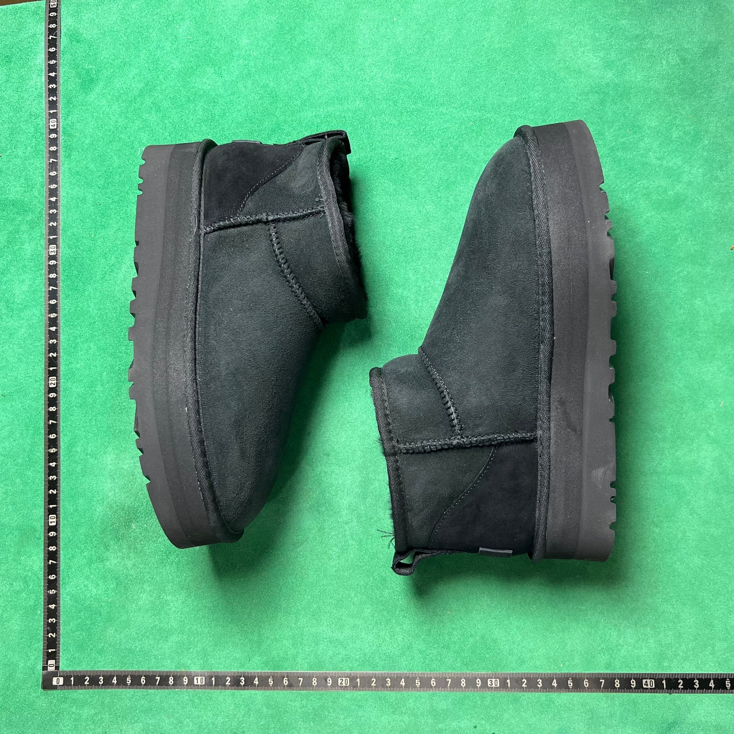 UGG