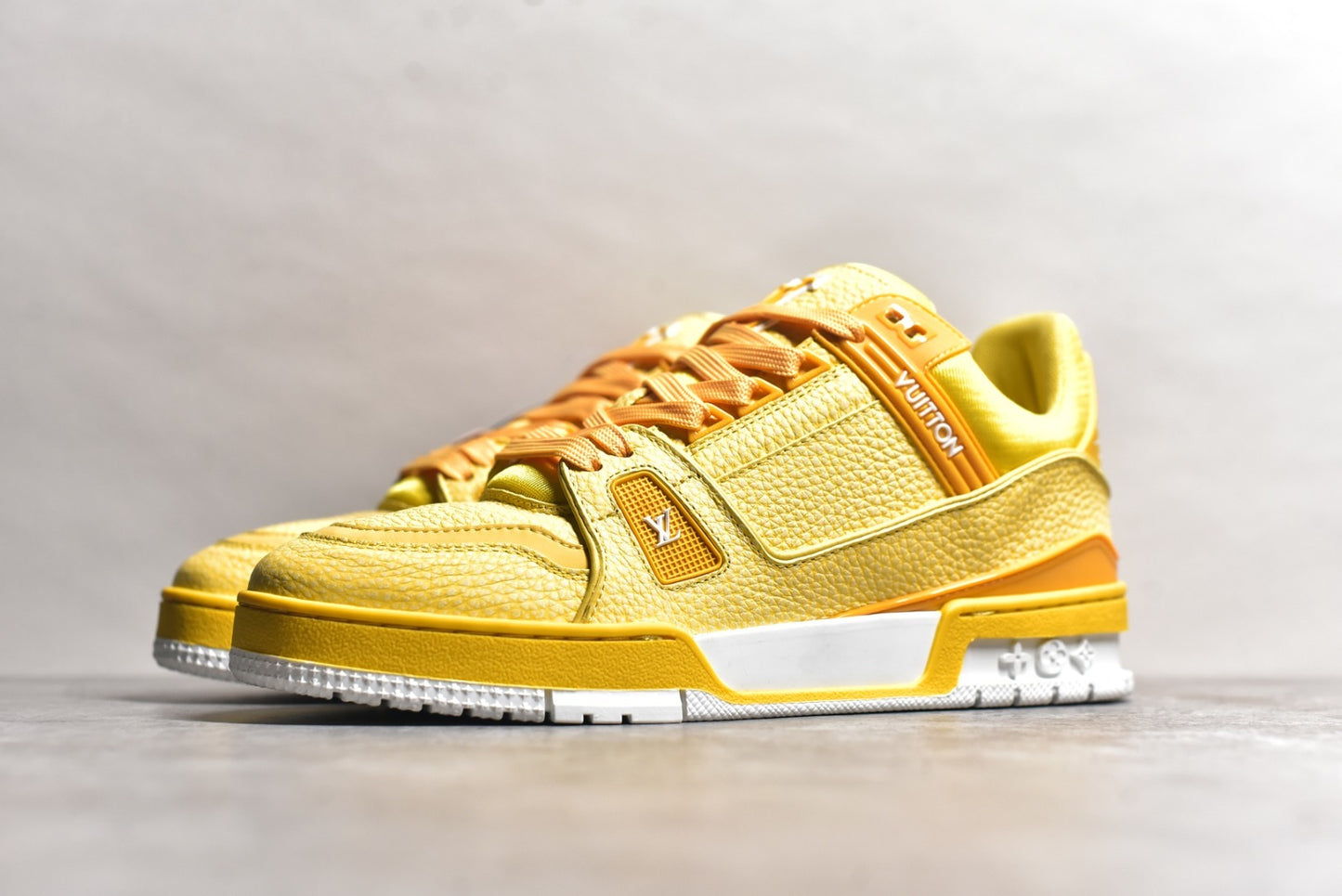 Trainer Yellow