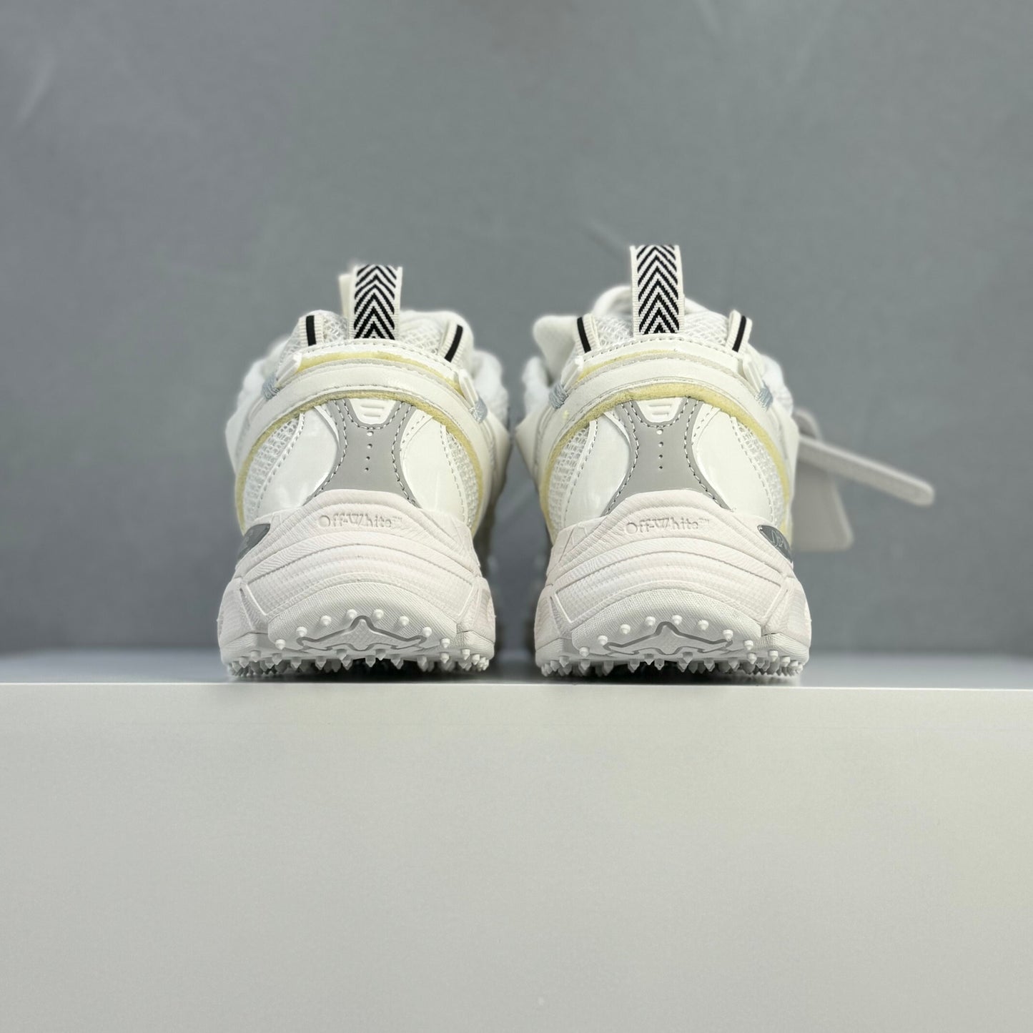 Be Right Back Full White