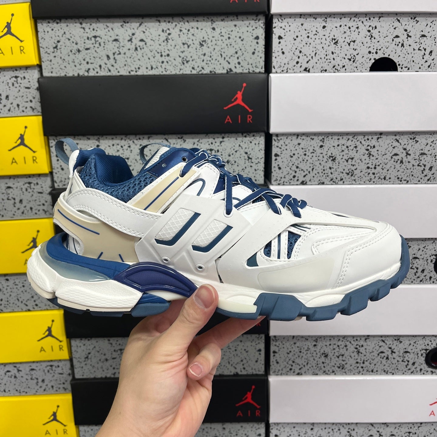 BLG Track Light White Blue