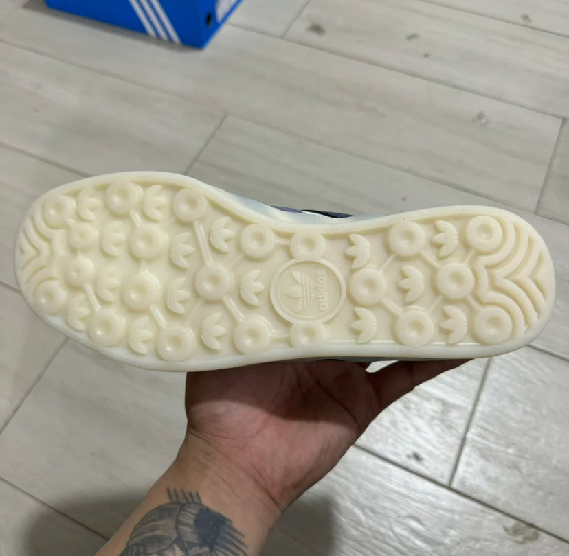 Spezial White and Blue