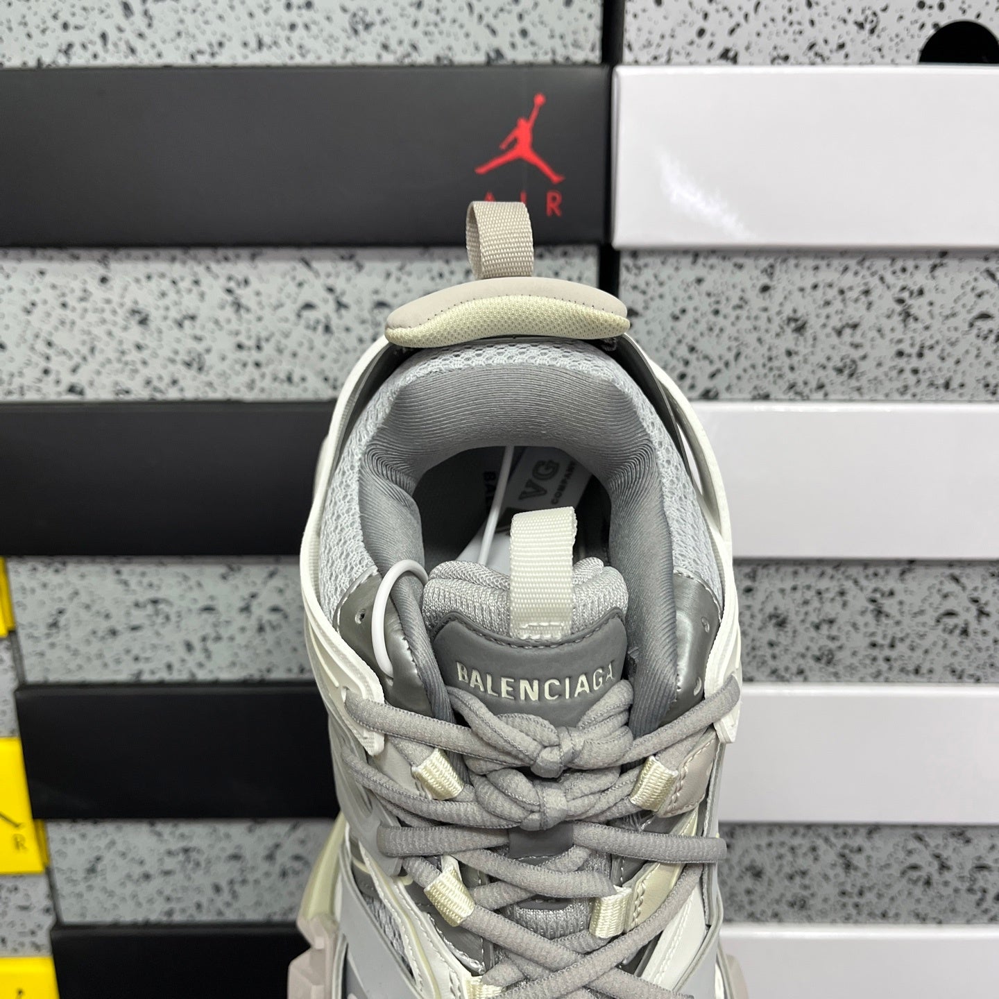 BLG Track Grey White