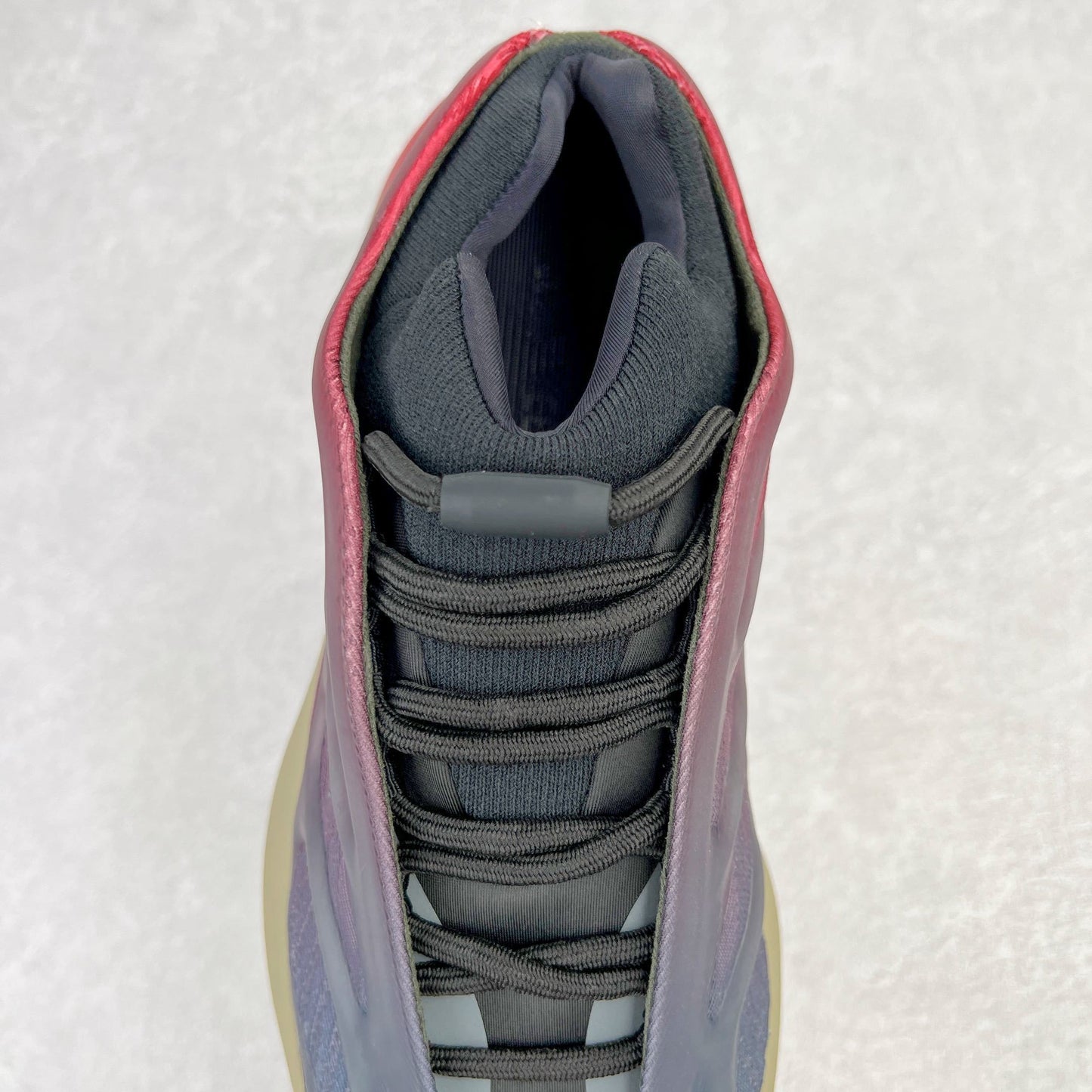 700 V3 Fade Carbon
