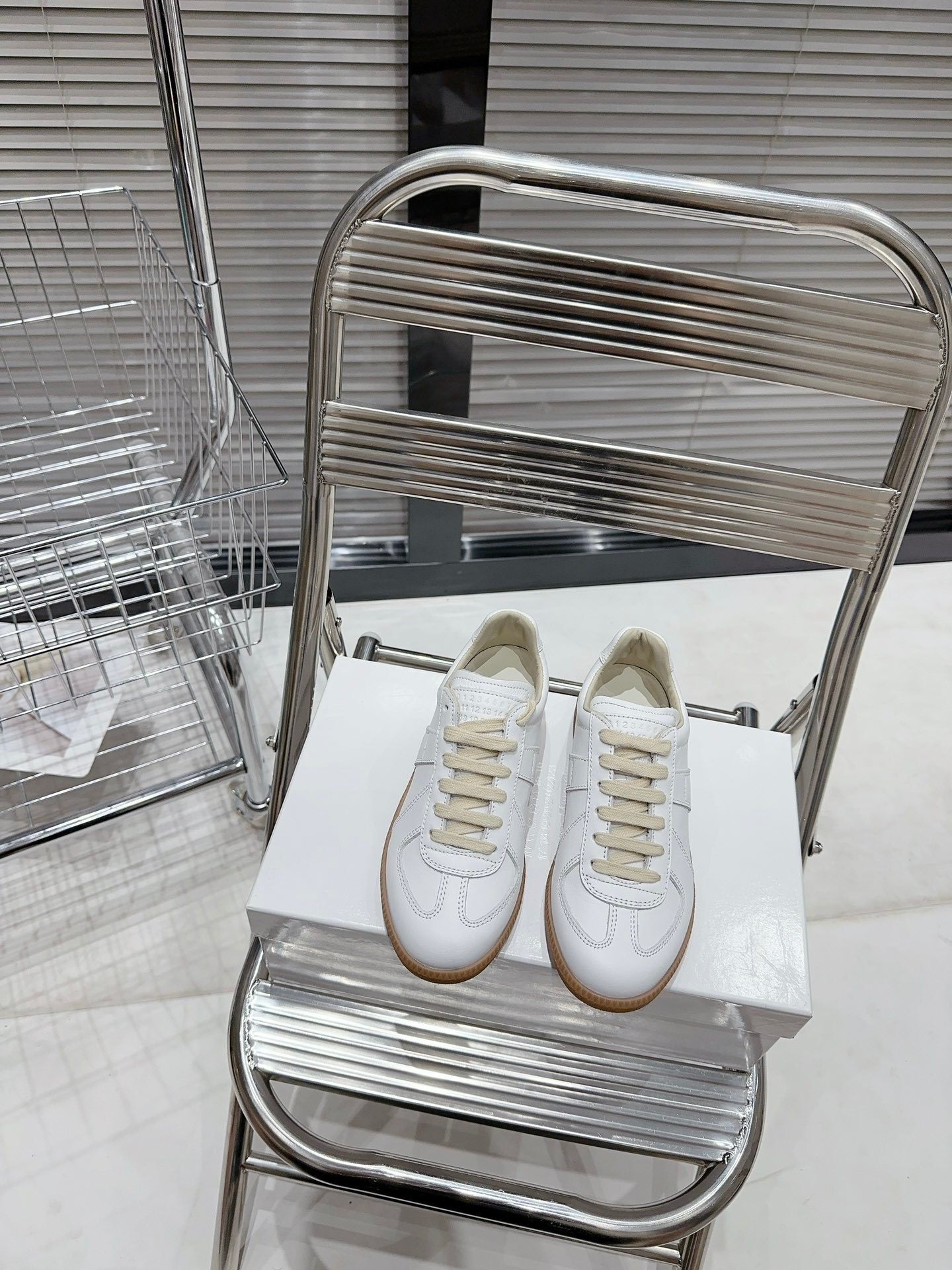 Maison  Pure White Gum Sole