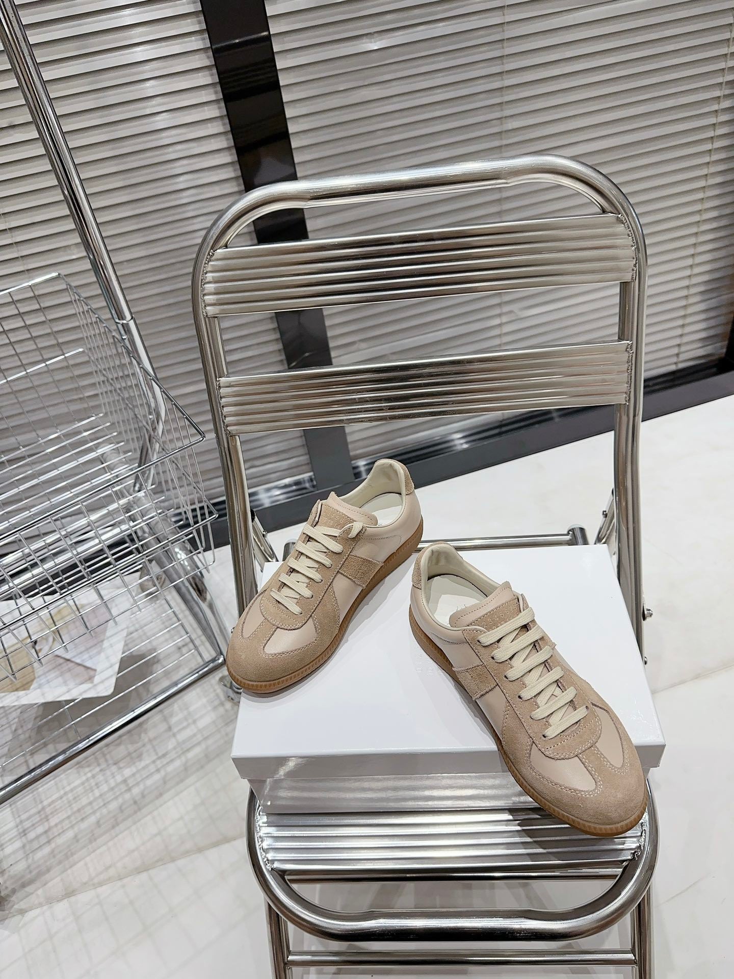 Maison Kahki Gum Sole