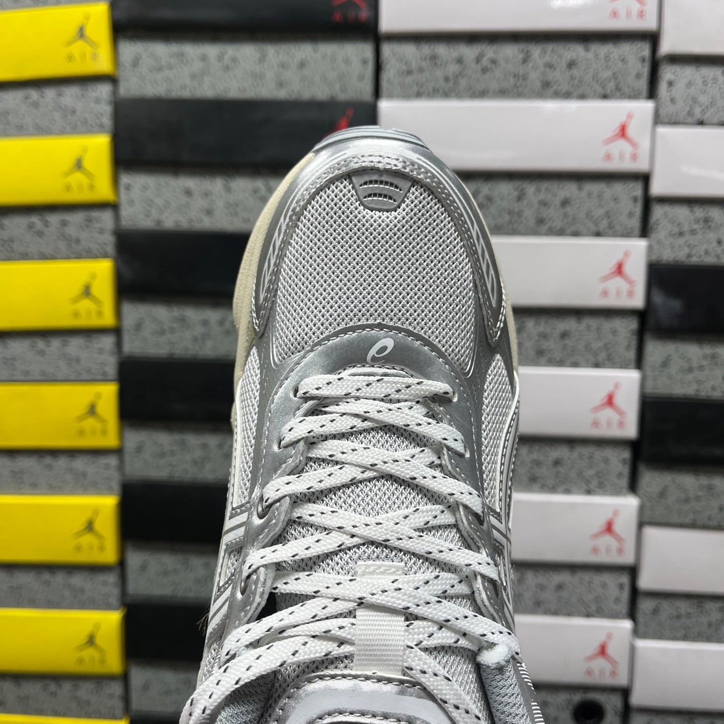 Gel-Kinetic Fluent White and Silver
