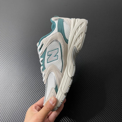 530 White Grey Green