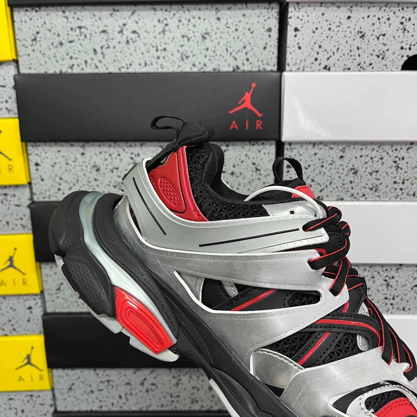 BLG Track Black Red White Silver