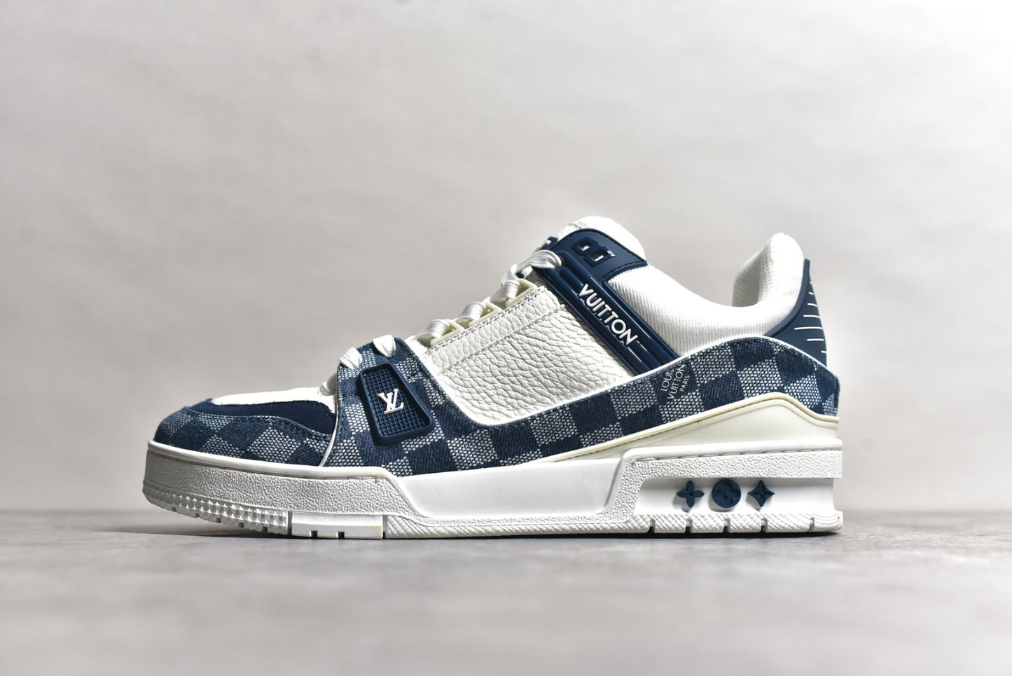 Trainer White and Blue