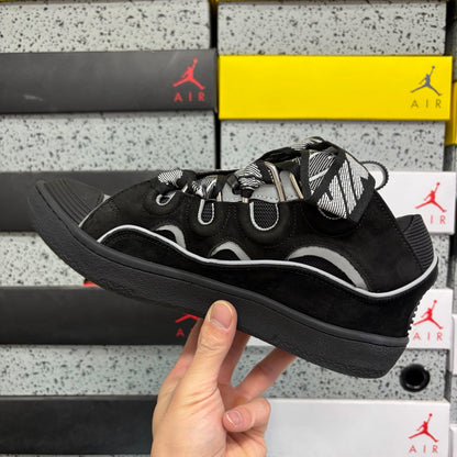 Curb Black