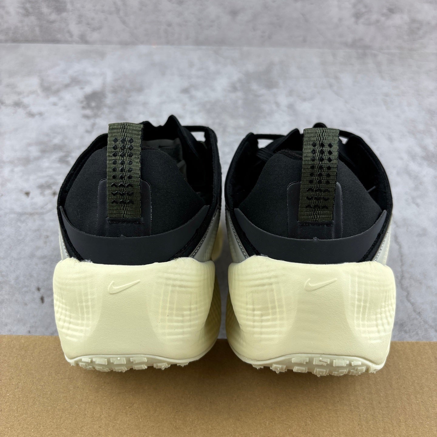 AVA ROVER Black White Milk