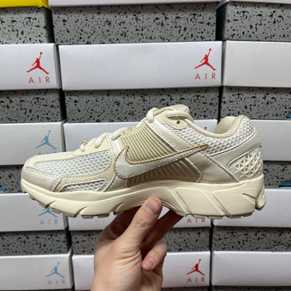 Vomero 5 Sand Pale Ivory