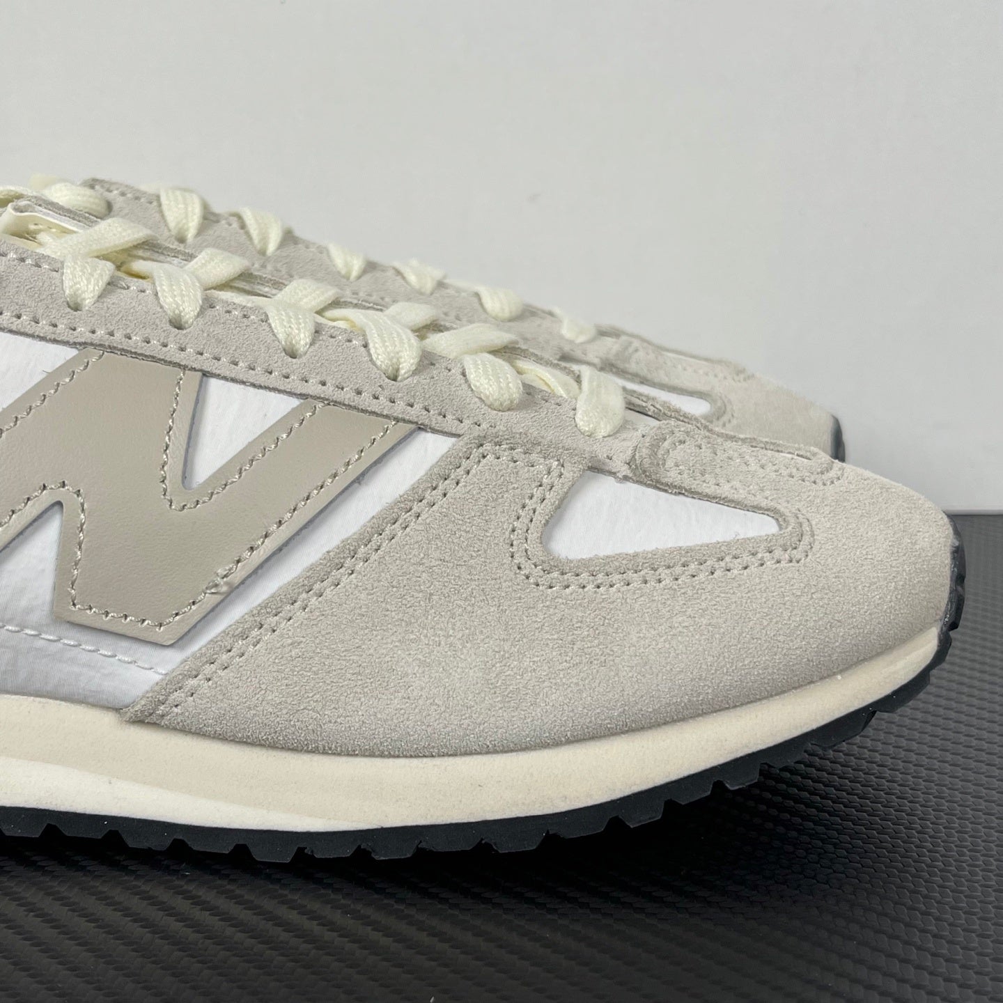 471 Creme e Branco