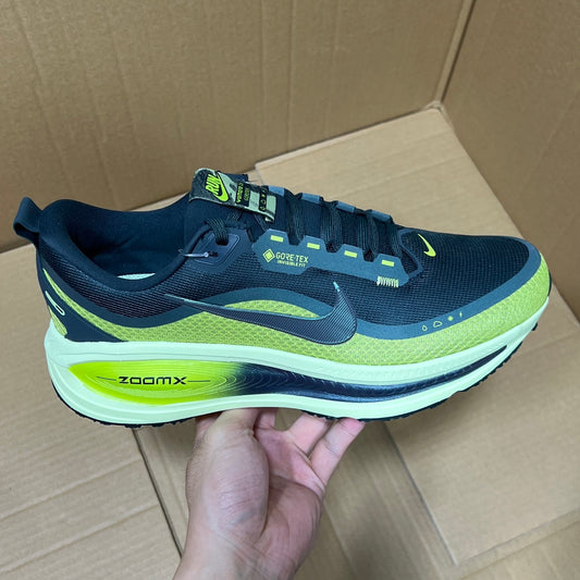 Vomero 18 Gore-Tex Seaweed/Light Liquid Lime