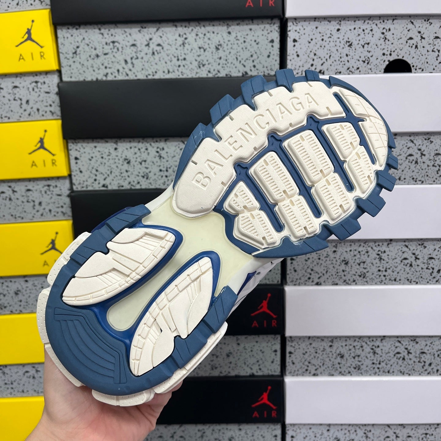 BLG Track Light White Blue