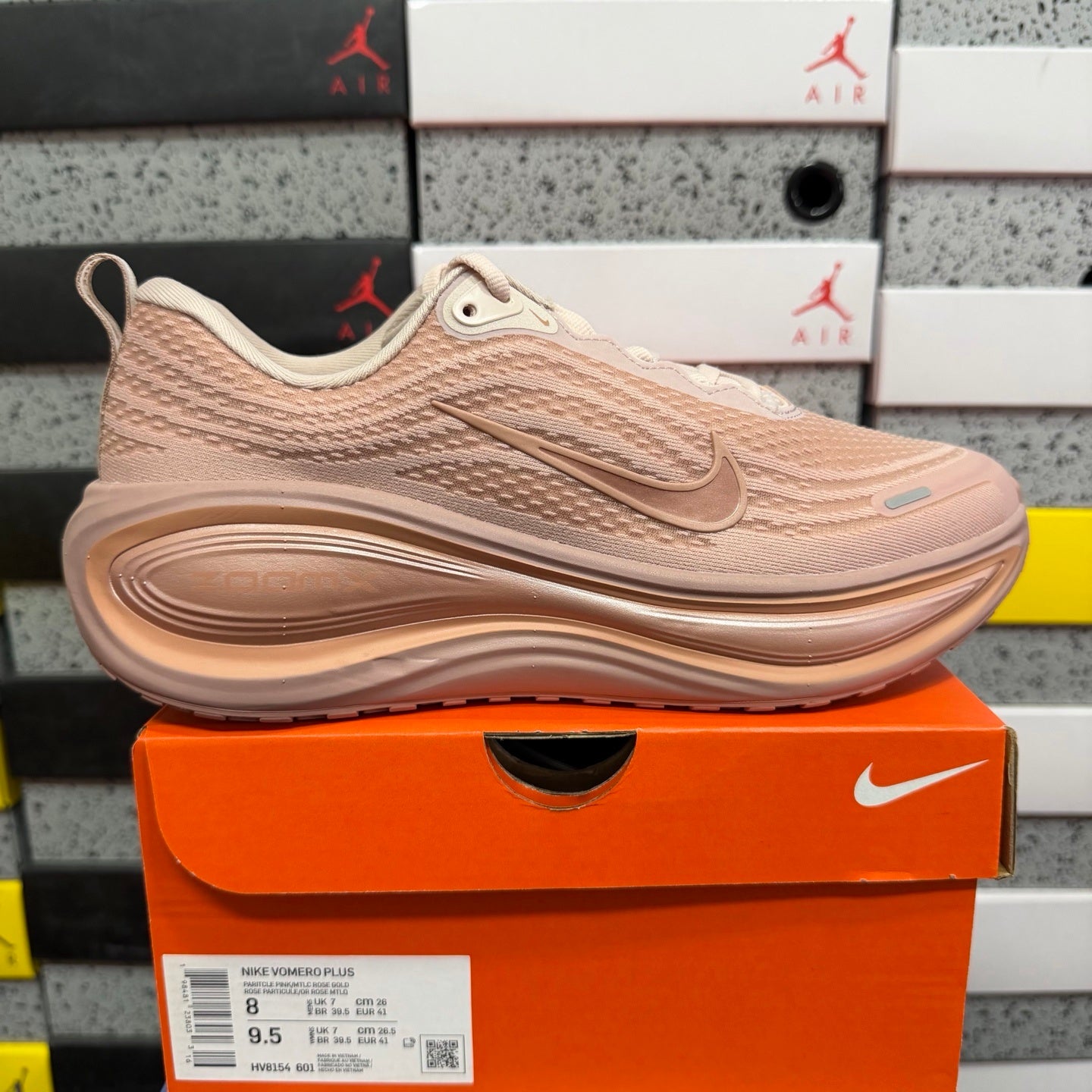 Vomero Plus Particle Pink