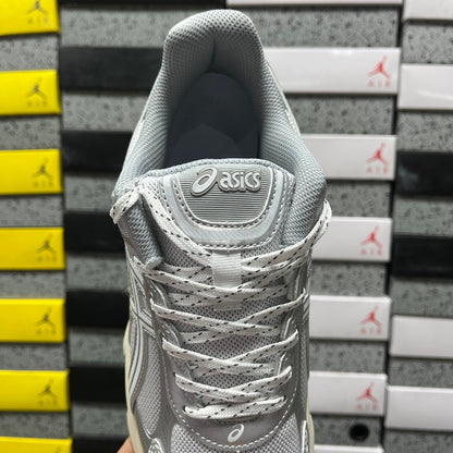 Gel-Kinetic Fluent White and Silver