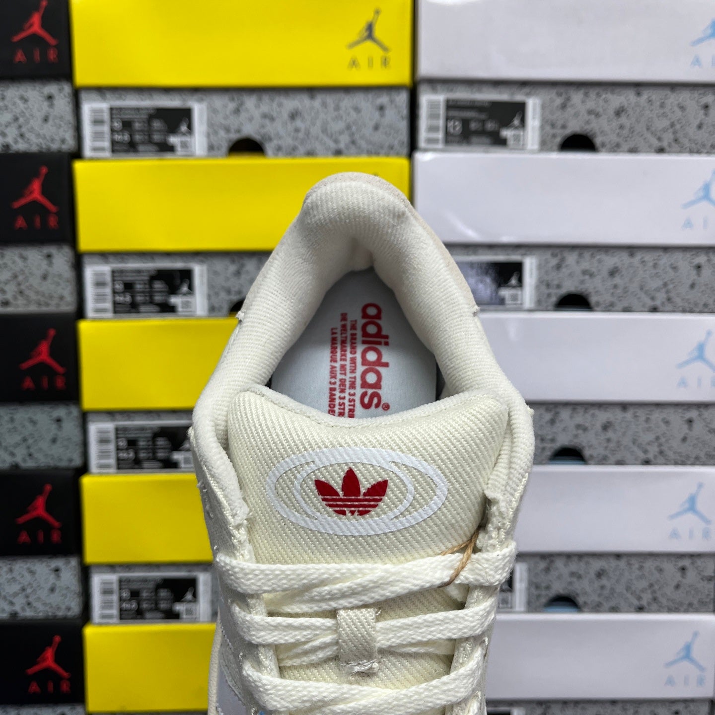 Campus Beige & White