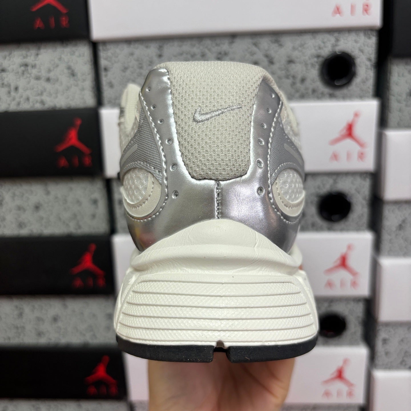 V5 RNR Off White