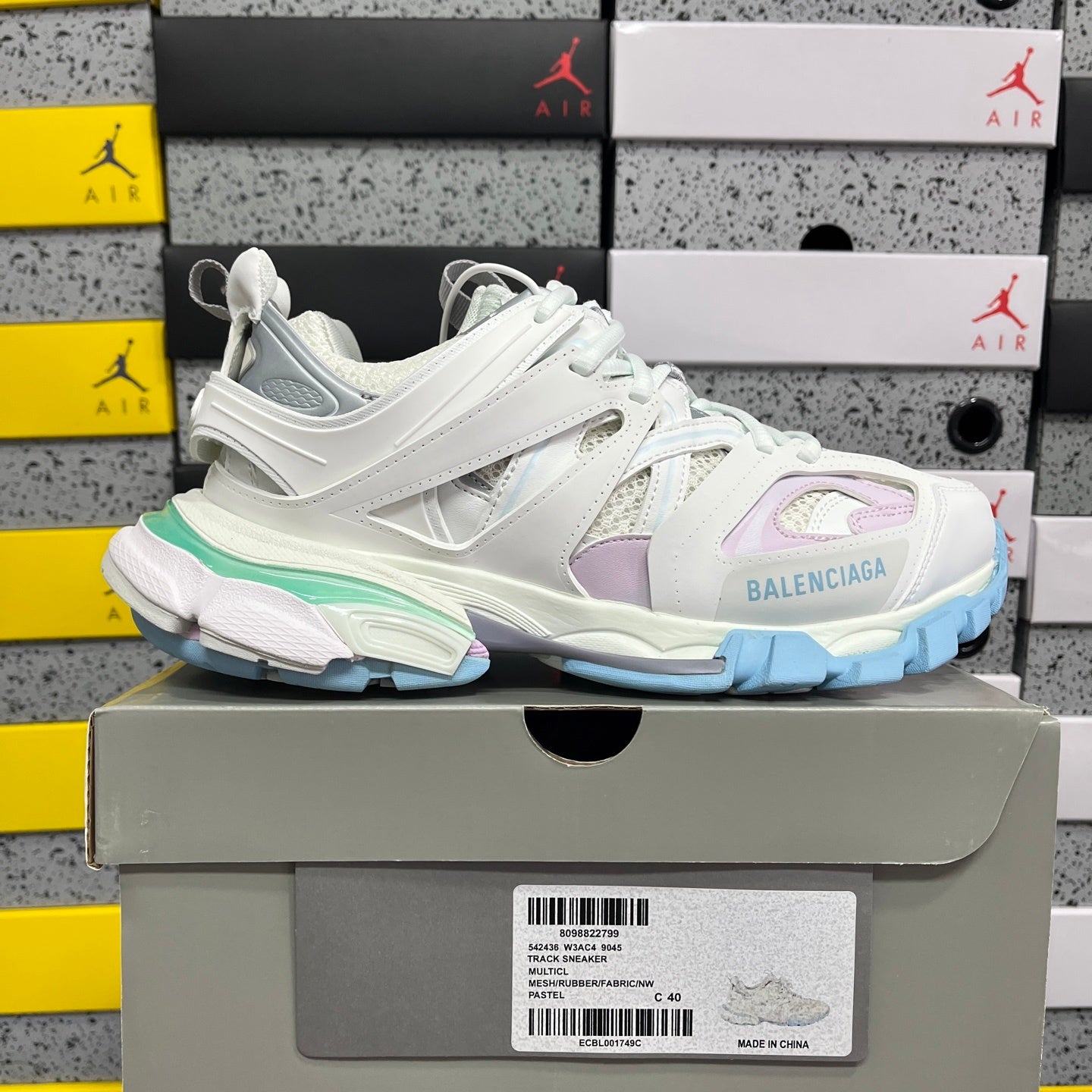BLG Track Pastel