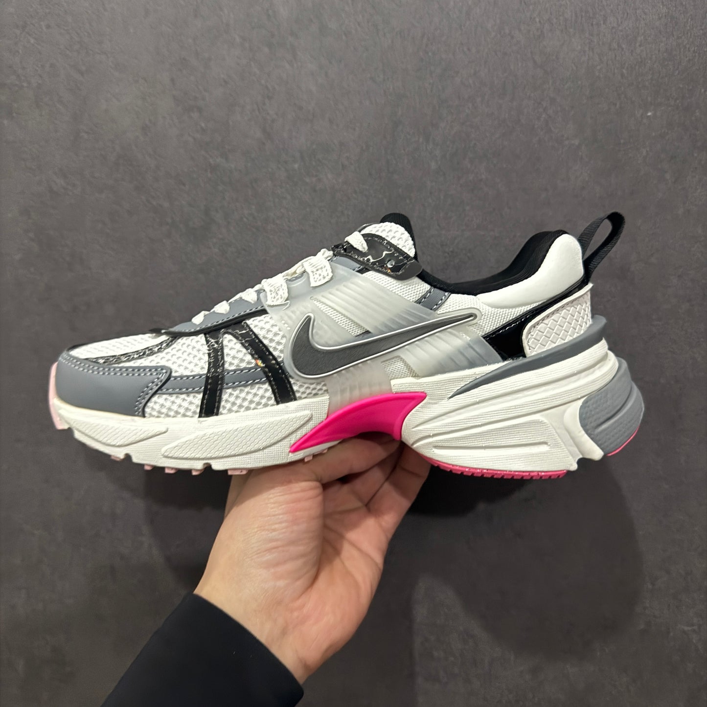 V2K Run Low Grey Pink