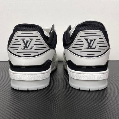 Trainer White and Black