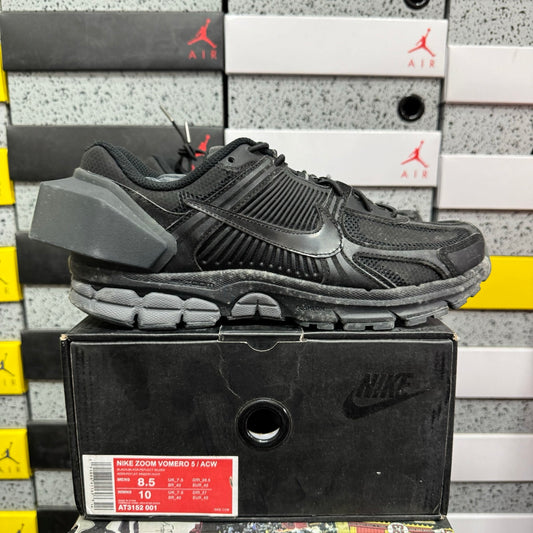 Vomero 5 Black Silver