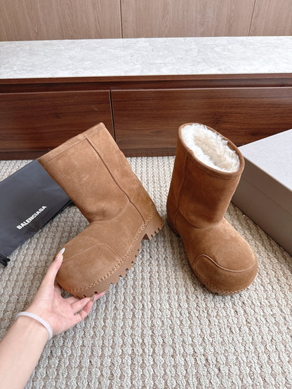 BLG Alaska Suede Boots