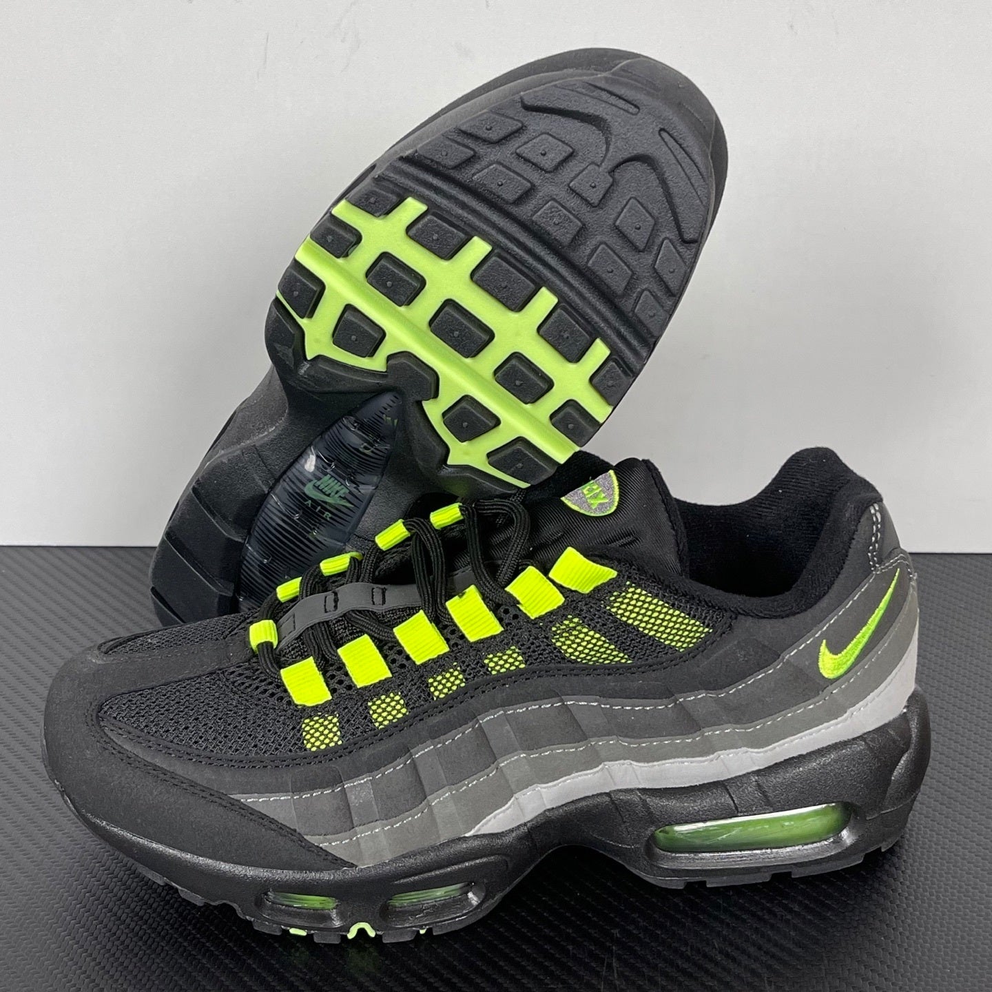 95 Black Neon