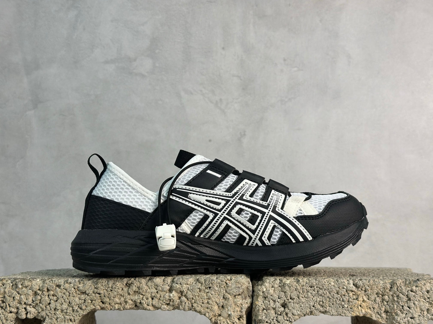 GEL-SONOMA TR Black/White